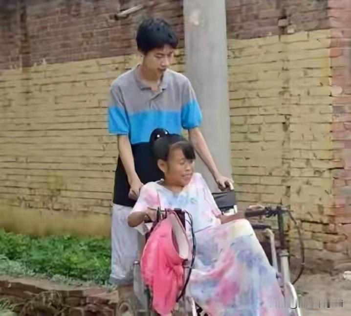 庞众望说，这种家国情怀，其实是一种在心里的一颗种子。尤其在我读研以后，其实感受尤