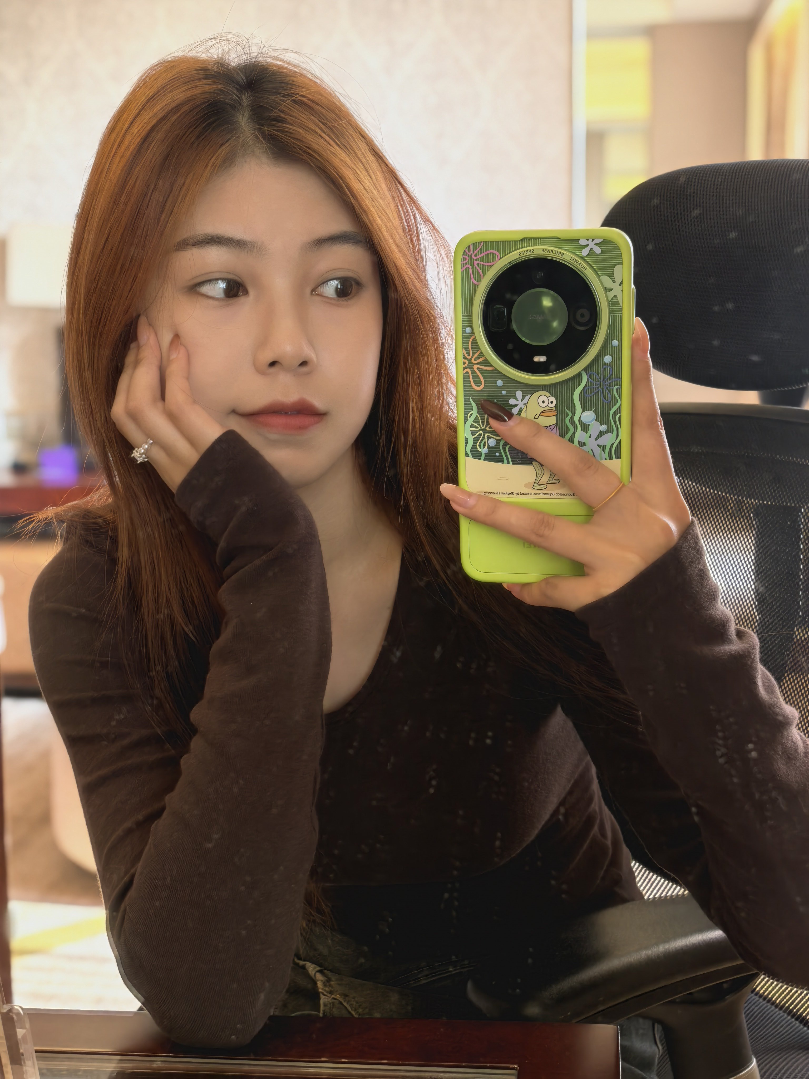 整个人傻了我，27°的天气，我穿着二棉裤去机场[笑cry]热🥵 在酒店的时候有