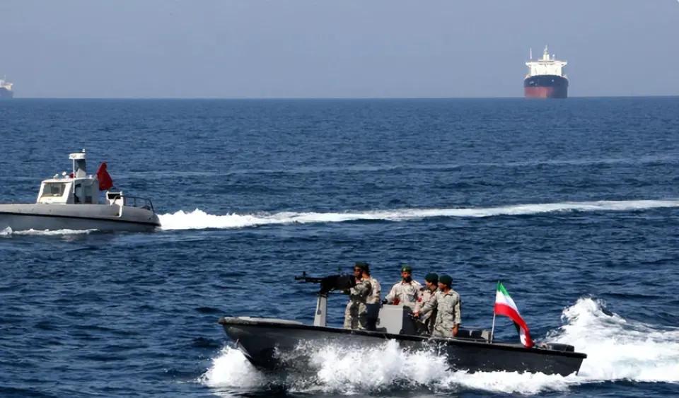 霍尔木兹海峡的中国底气！标上中国船东直接畅行，乱世见实力！
 
中东冲突愈演愈烈