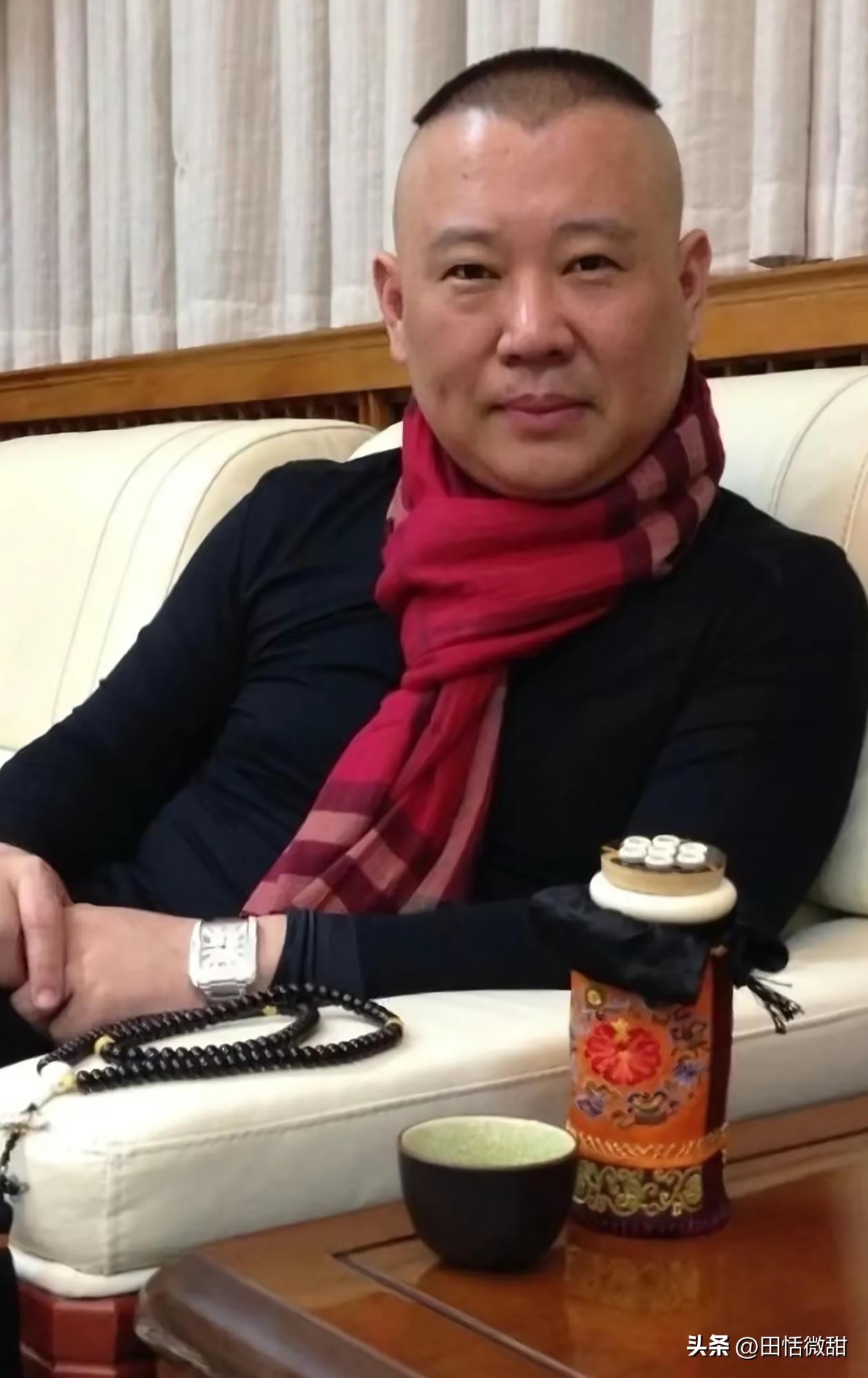 郭德纲人品为人怎么样通过三件事就可以证明了，第一他成名以后没有绯闻对老婆王惠很好
