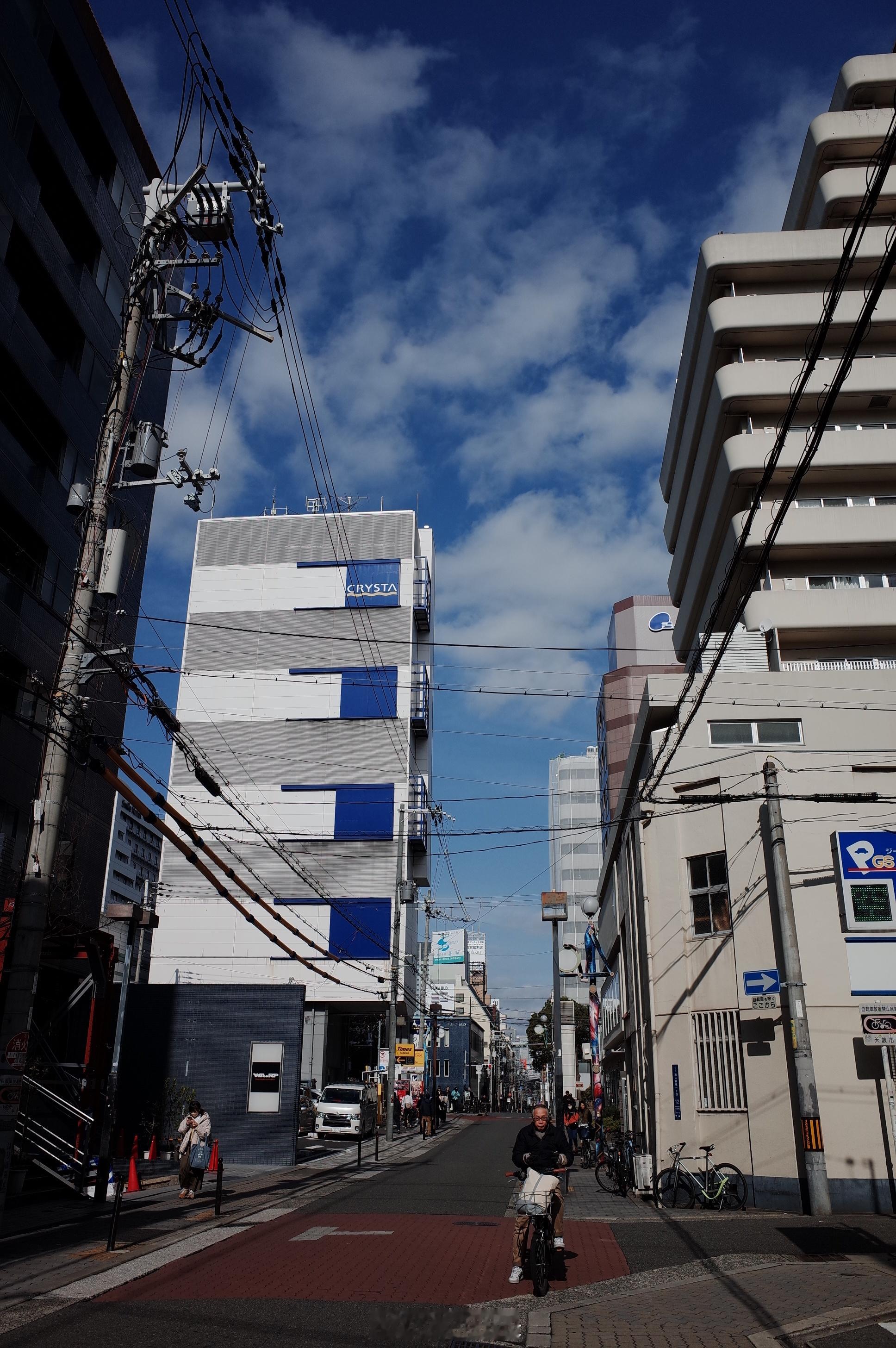 日本的小朋友真的抗冻啊！（不止小朋友），我们穿着羽绒服瑟瑟发抖，他们在0度的天气