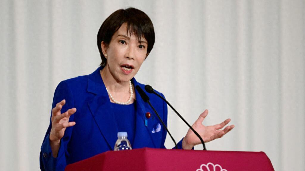 高市早苗这次真玩脱了！官邸被围，首次收到下台通牒。这位日本首相怕是没想到，一句狂