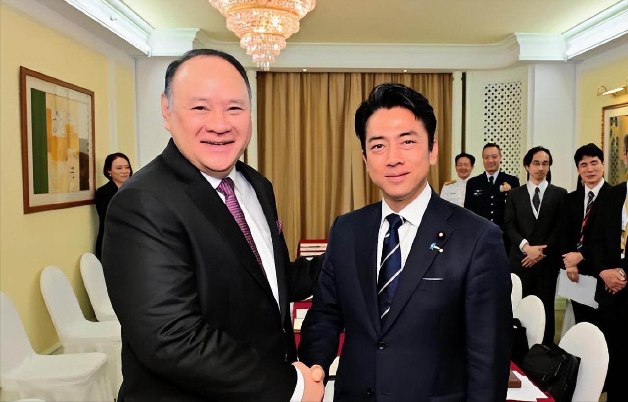 香格里拉峰会依旧群魔乱舞。日本防卫大臣小泉进次郎茶言茶语： “你们中的一些人可能