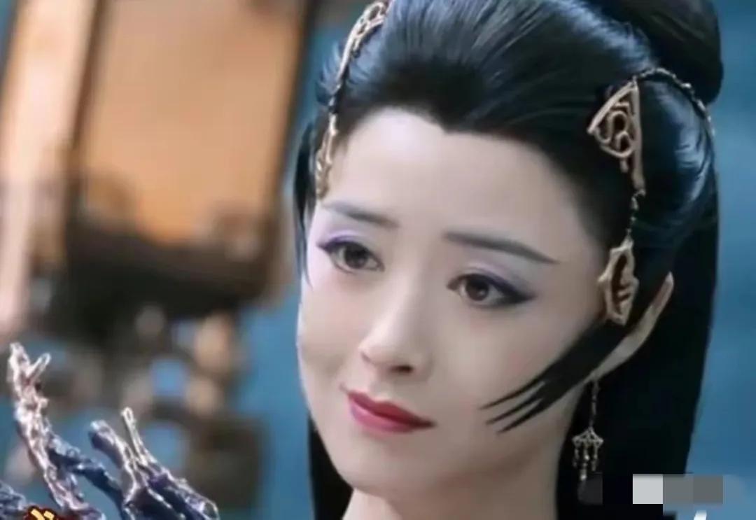 这不会是要集体扮丑的吧？

新剧《烈焰》一开播，几位演员的造型就遭众人吐槽：明明