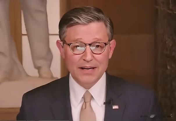 众议院议长约翰逊:“他（特朗普）需要完整的四年任期，而非仅仅两年，才能收拾好这个