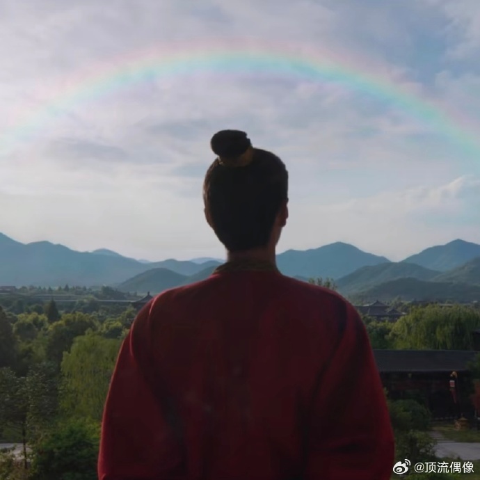 陈哲远朕为你们打下的彩虹看英寡帝王送来天边彩虹，氛围感直接到位✨戏内身负江山重任