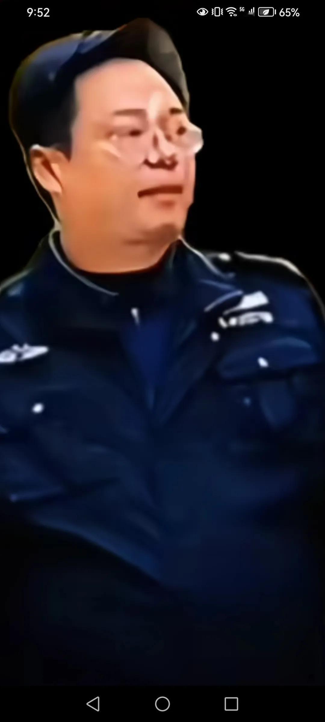 张晓勇，是清华毕业。长沙理科状元。现任保安月薪2000。

我想说，任尔才高八斗