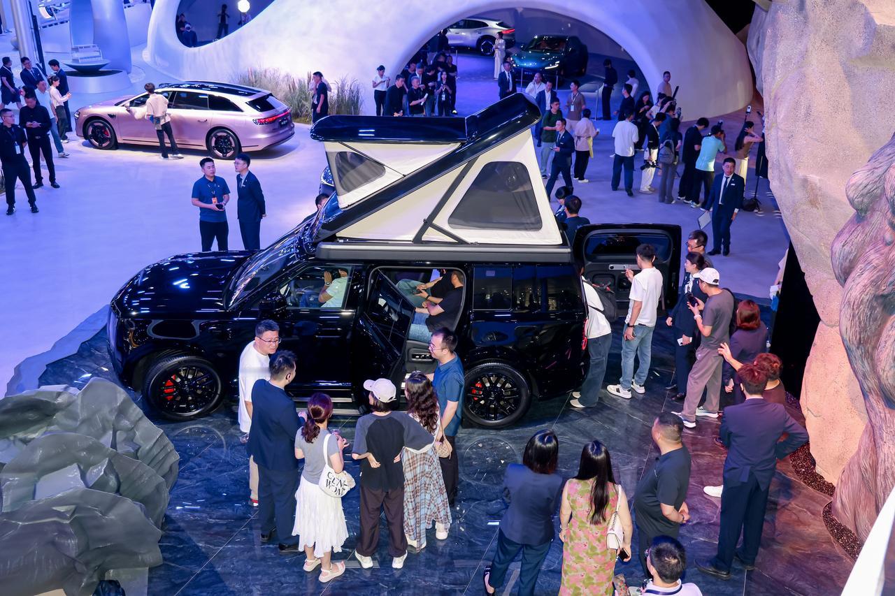 从轿车、旅行车到SUV、MPV，享界逐步补齐产品线，成都车展便是它交出的阶段性答