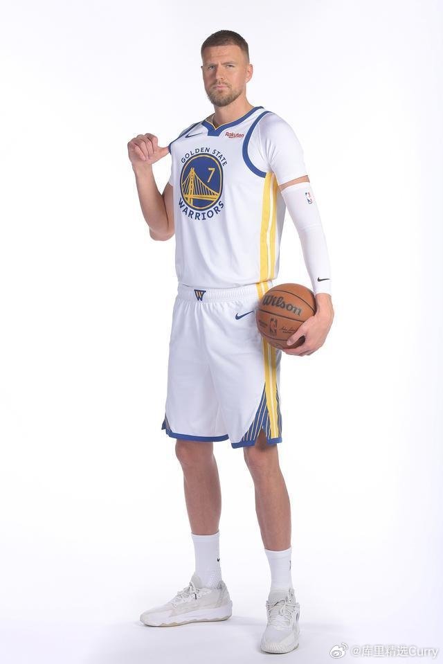 波尔津吉斯今日因病继续缺席。 