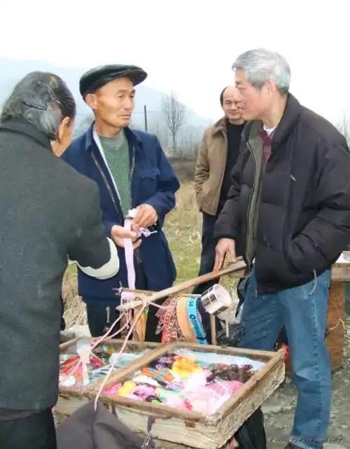 下联:走南闯北卖东西
上联:[比心]欢迎赐教[比心]