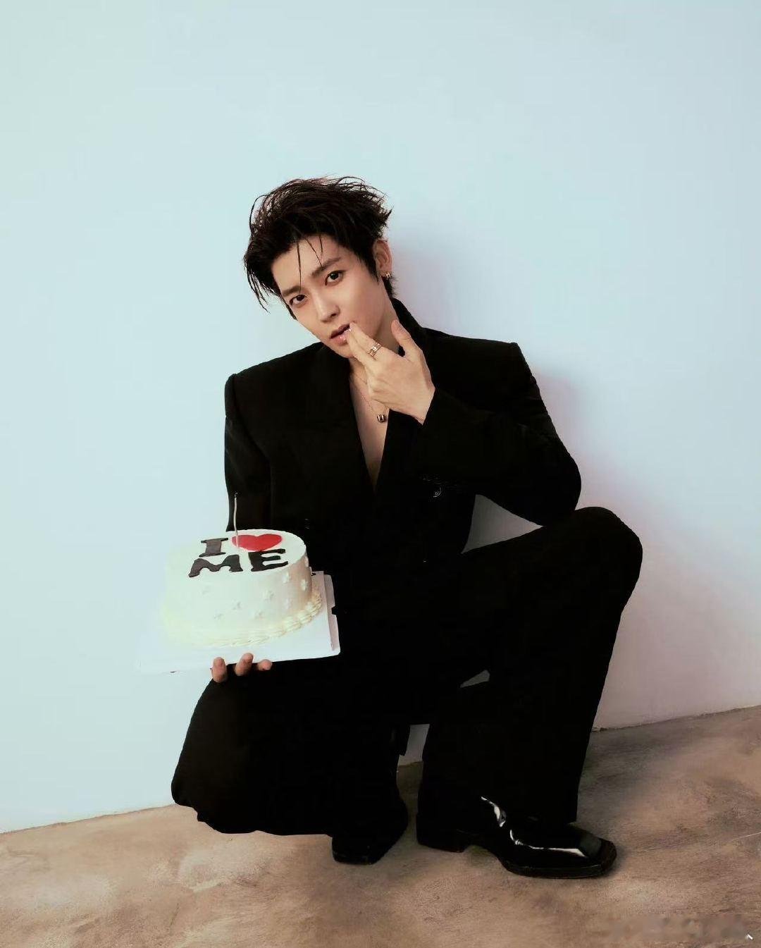 侯明昊29岁生日照侯明昊29岁生日照！侯明昊晒29岁生日照
