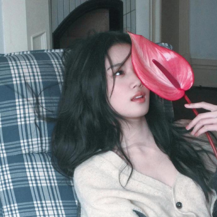 刘震云一段超级治愈的话:“保护能量的最好方式，就是我不入你的局。不期待你的认可，