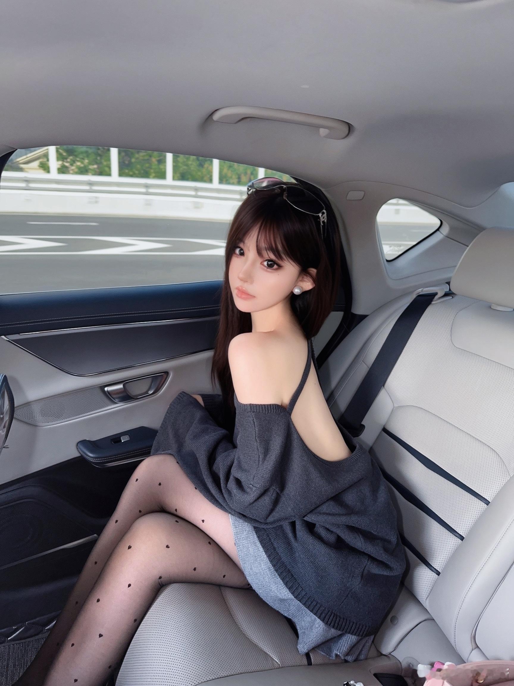 你见过越多人 才知道  你想要的是更好的自己  而不是任何人 