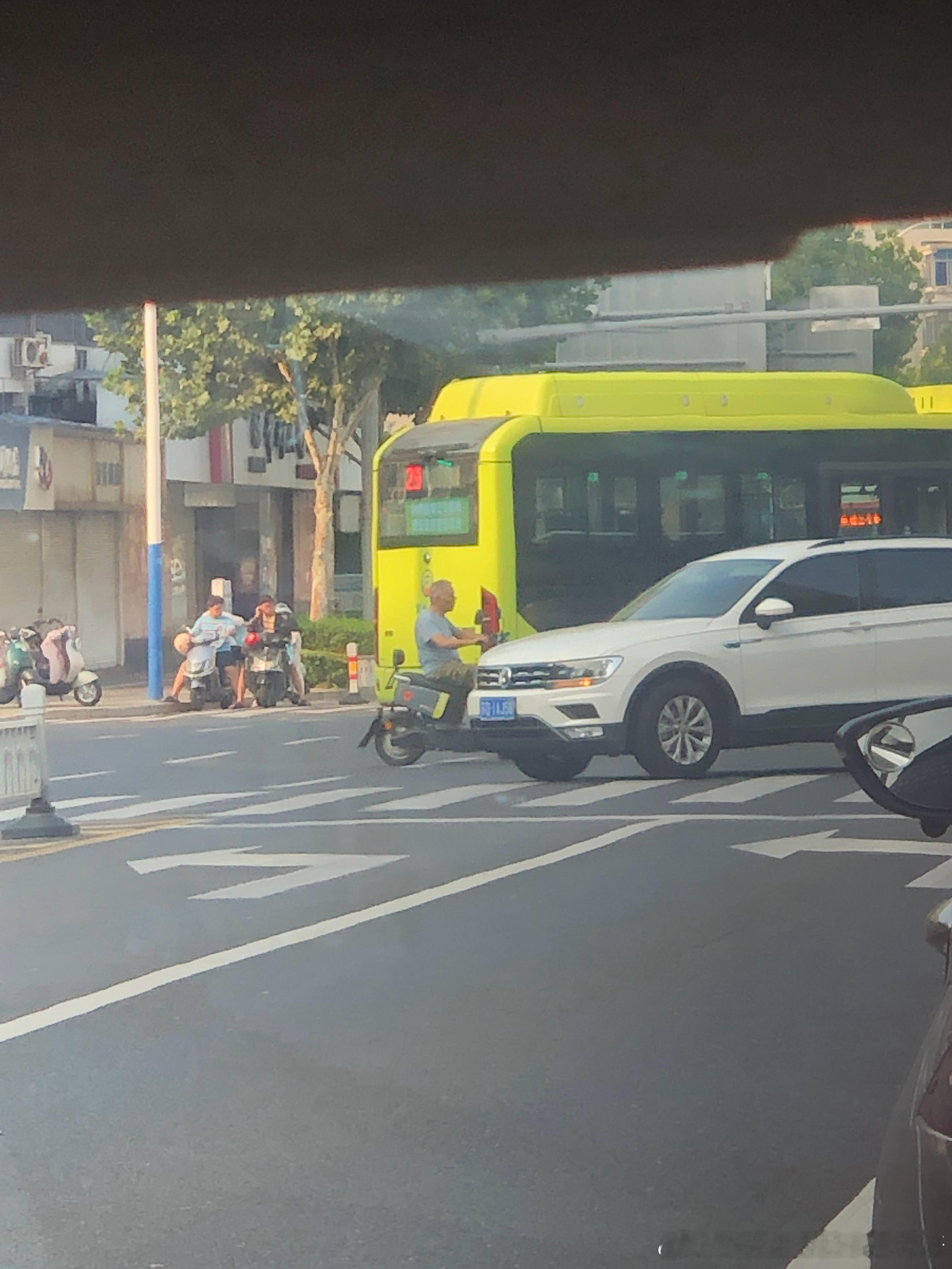 四条道为什么两根左转道好神奇的常州  ​​​