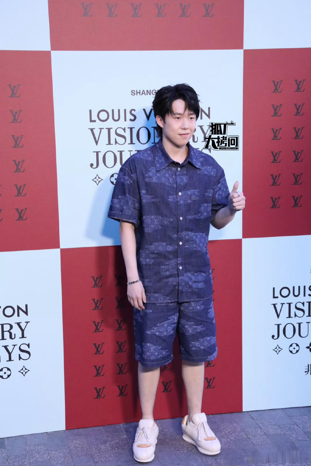 王楚钦亮相LV大秀 王楚钦今晚的造型你给打几分？ ​​​