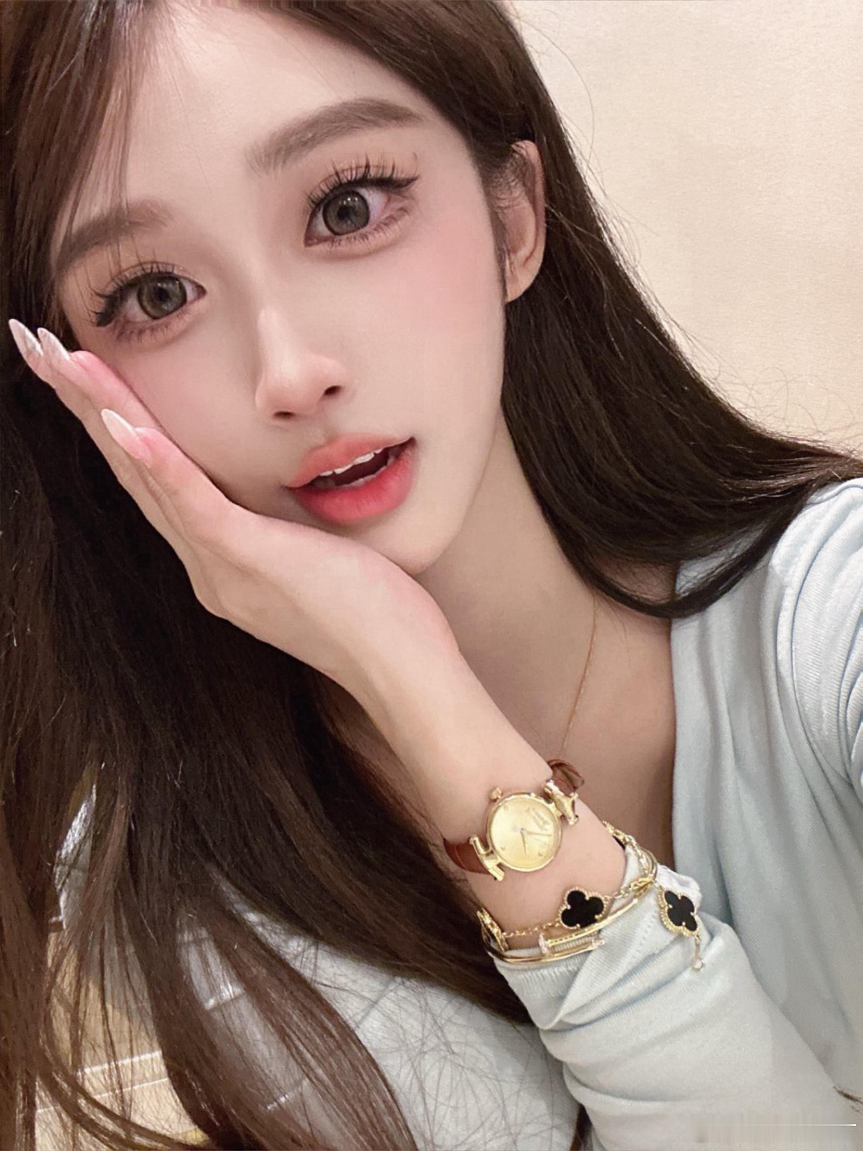 买了个自拍架后密密麻麻全是自拍真的Vocal我的平地起高楼技术要出教科书了只能说