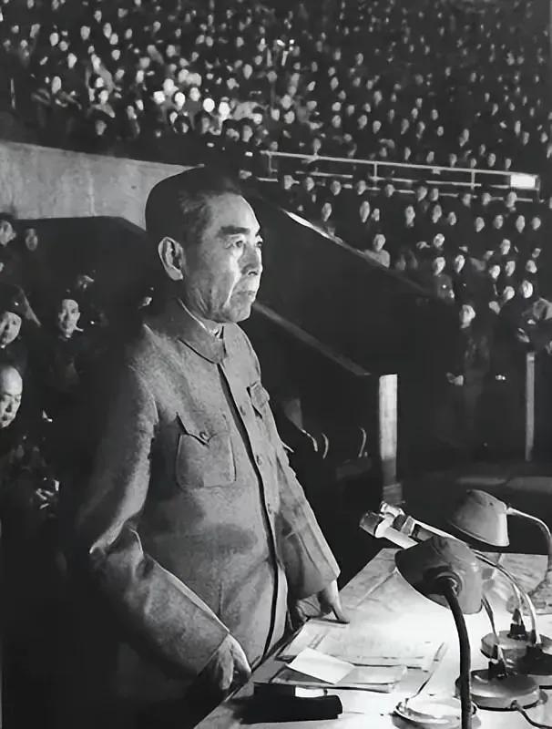 呕心沥血为人民，一身正气写春秋！