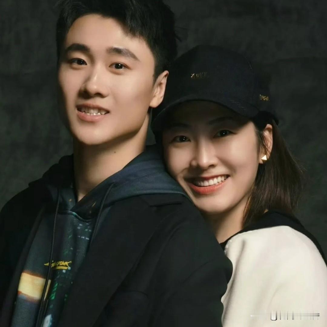 徐梦桃被宠成公主！
相差5岁姐弟恋  细节暴露真正教养
 
看徐梦桃和王心迪的爱