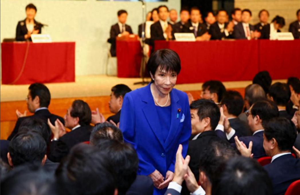 /大佬开始对高市早苗下手了！

麻生太郎之前把高市早苗捧上天，现在又公开骂她胡言