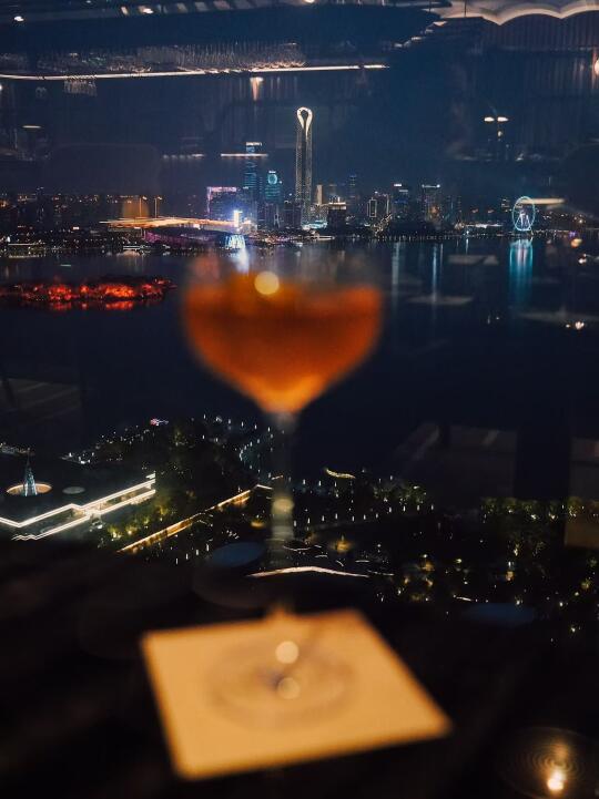 晋江小说里A市的夜原来在苏州啊🌆🌃🌌