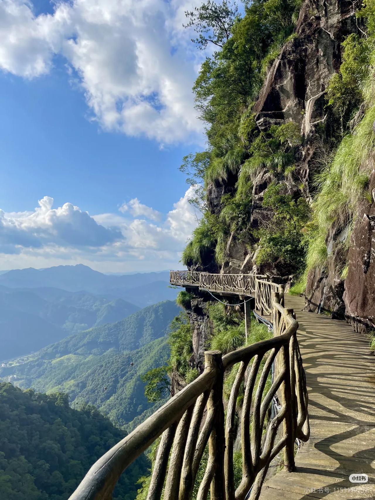 在福建！！在福建！！⛰️梦中情山！！好绝！！

⛰️山不见我，我自见山。
朋友多