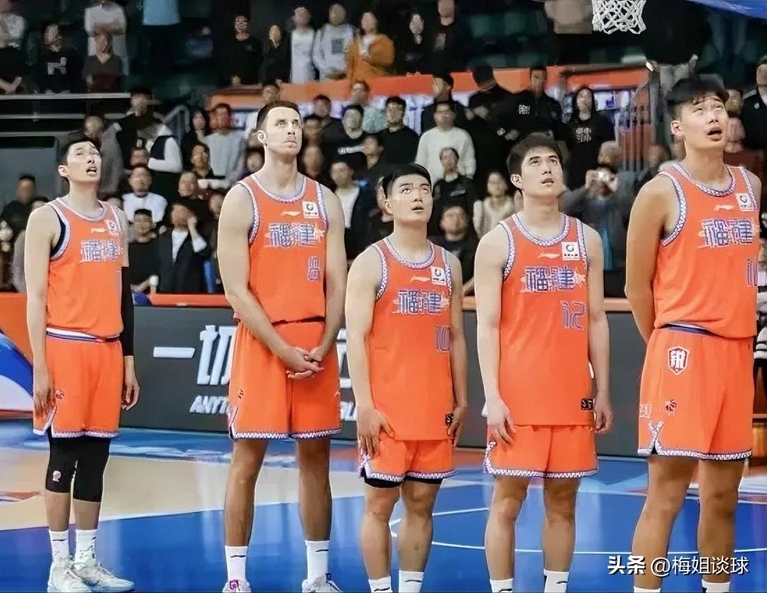 惊天逆转！福建86：77力克青岛，看看球员数据，谁是真核？！
 
01、皮特森，