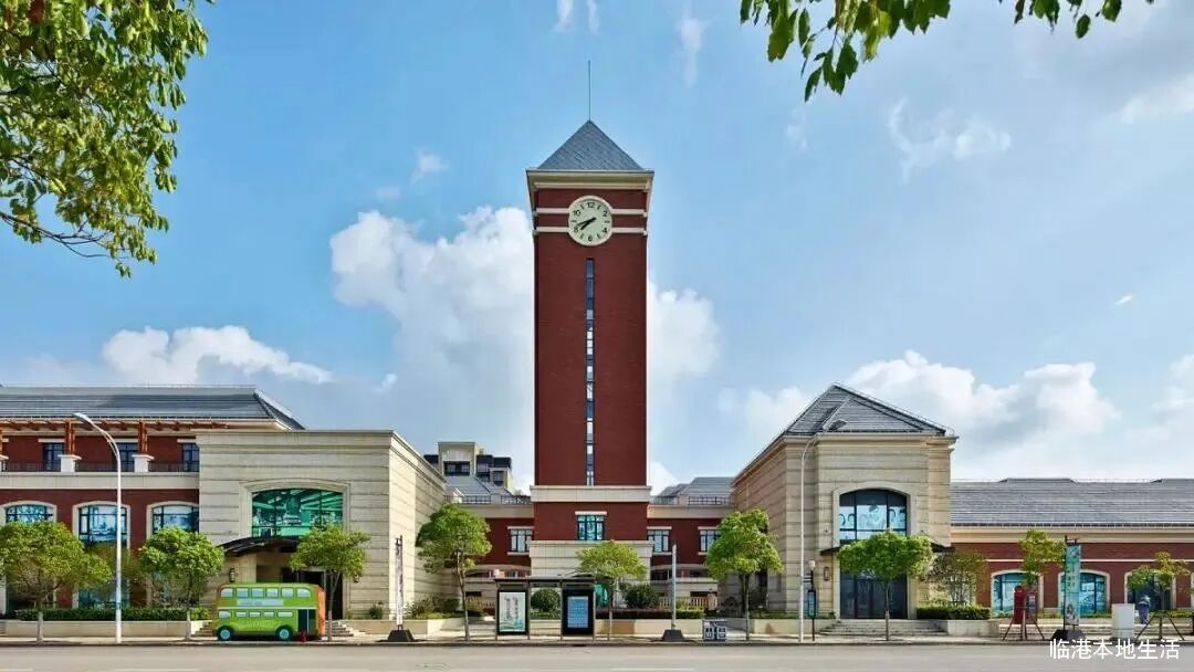 临港105板块金港星海湾90—100㎡三房两厅两卫飞机户型 精装交付