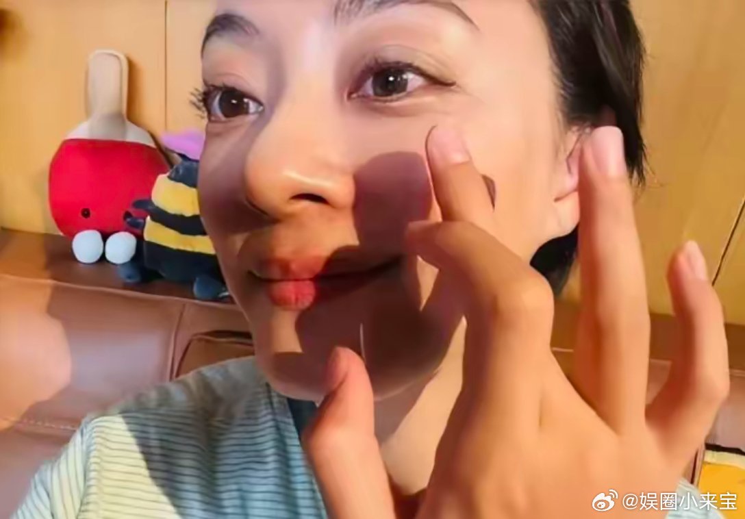 都在羡慕孙俪有女儿给她化妆，难道就我一个人羡慕孙俪的状态吗？孙俪都43岁了，状态