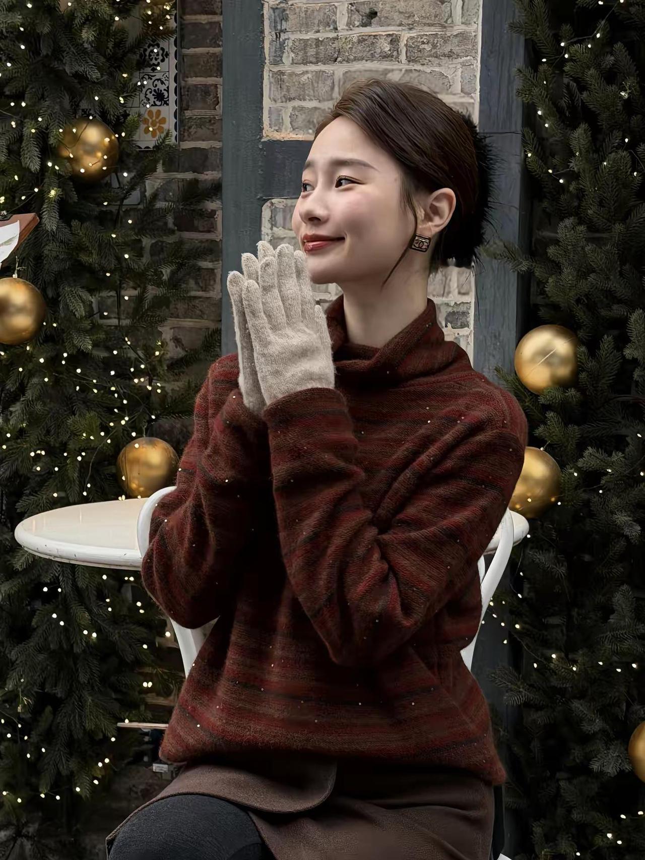 超级有节日气息的条纹内搭。邱莹莹 赫拉奥秘 上班人无法拒绝的时髦内搭