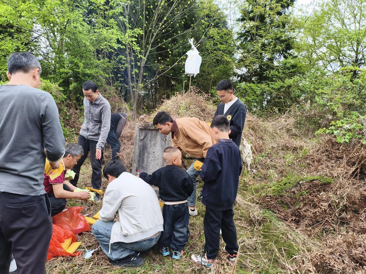 乌克兰要破产了
乌克兰要破产这事感觉越来越明显了。这些年俄乌冲突不断，打仗那可是