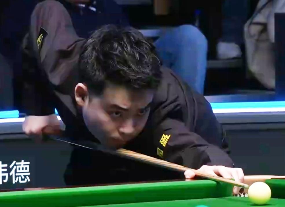 苏格兰赛：斯佳辉单杆过百，4-3战胜戴维斯，挺进32强！
 
 
北京时间12月