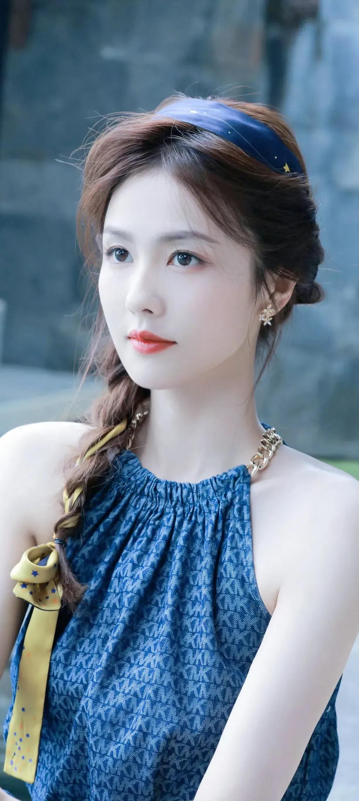 #女明星谁最美# #惊艳女神# #白鹿#
达人推荐 女主角唇泥