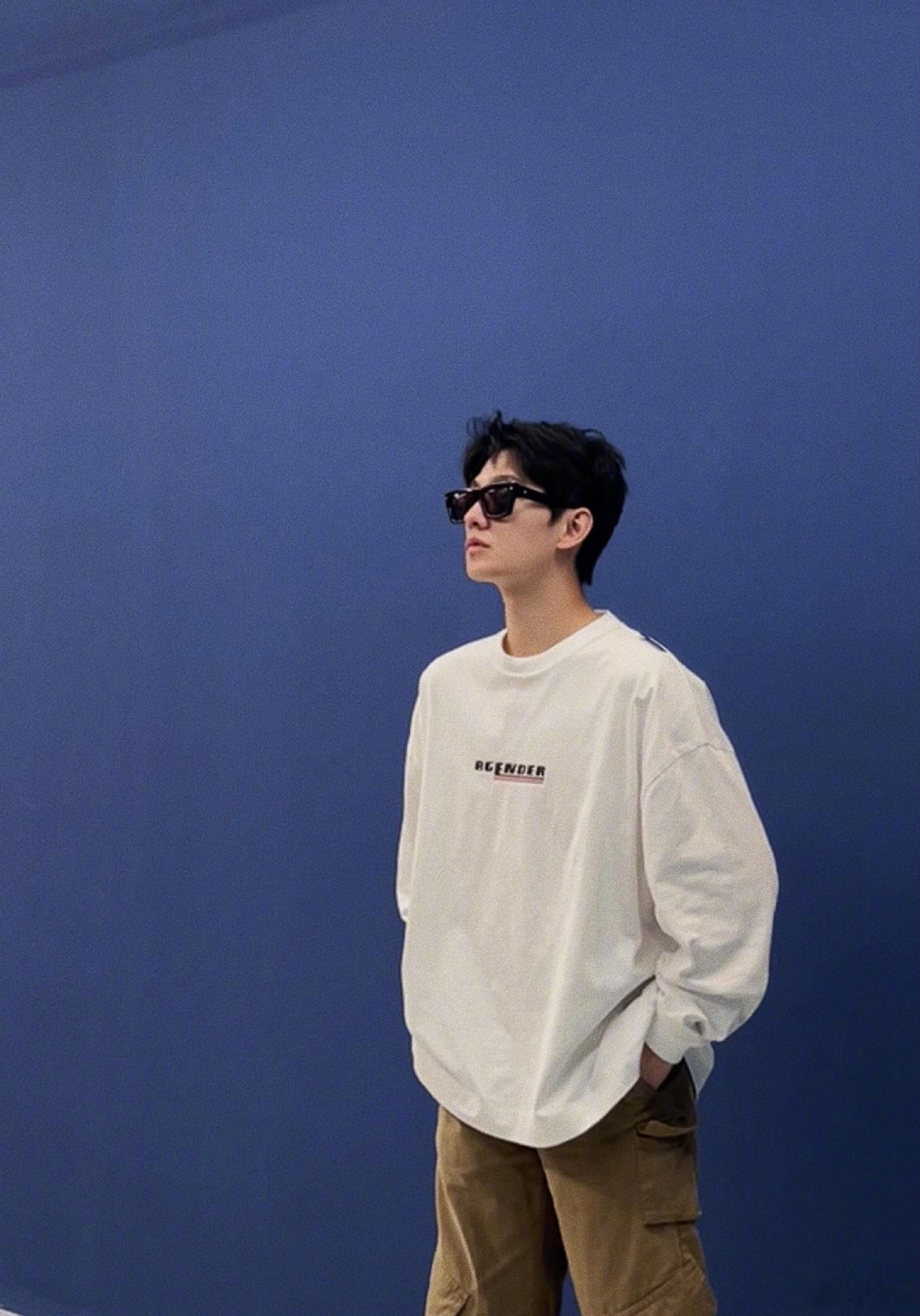 #杨洋看展库存# 杨洋端午节放库存照了，好帅啊，还有没有库存，多多放[哇] ​​