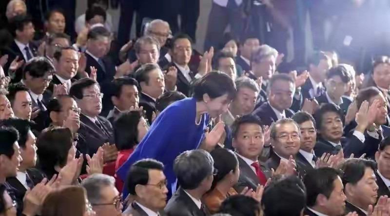 0。
这不是股票代码，也不是什么中奖号码。这是中国海关对日本稀土交付量的真实数字