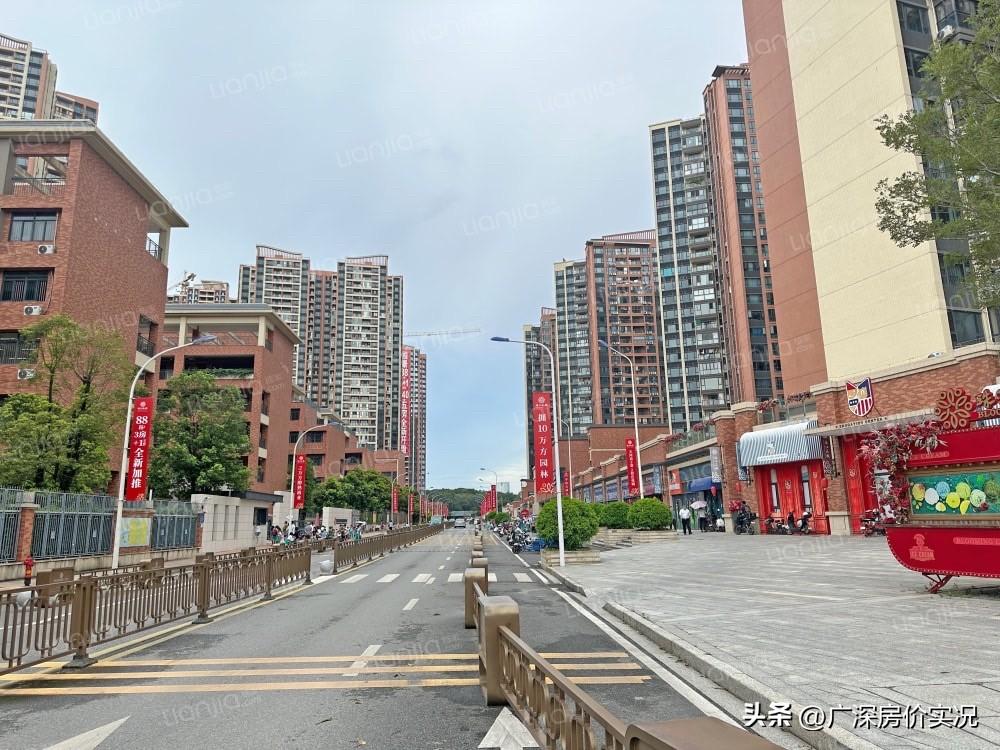 从5.5万到2.9万，珠江花城这个天河次新盘也腰斩了

珠江花城，天河岐山，73