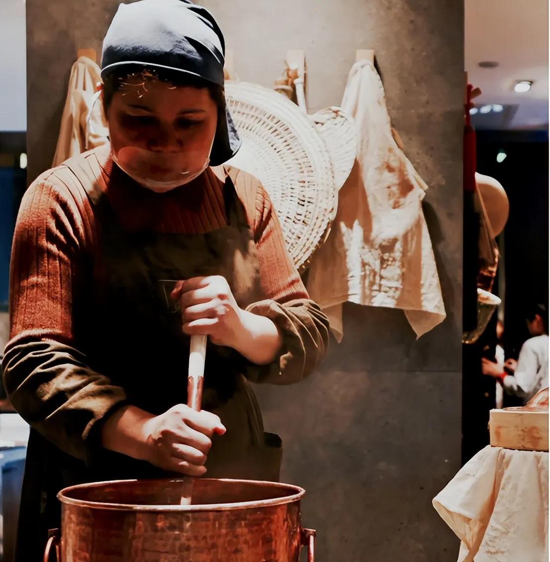🔖〰️
深圳美食之旅9
阿嬷手作是一家专注于手作饮品的品牌，其深圳分店也秉承了