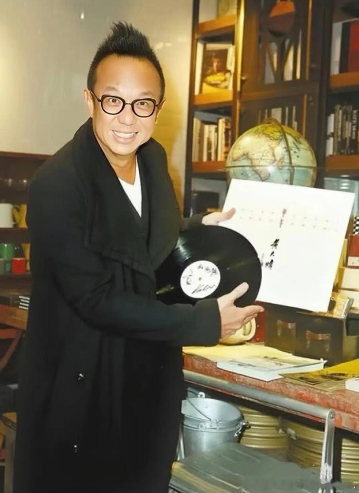 黄大炜去世他用一首《你把我灌醉》，唱尽了多少人的爱与遗憾，也把华语乐坛的摇滚柔情