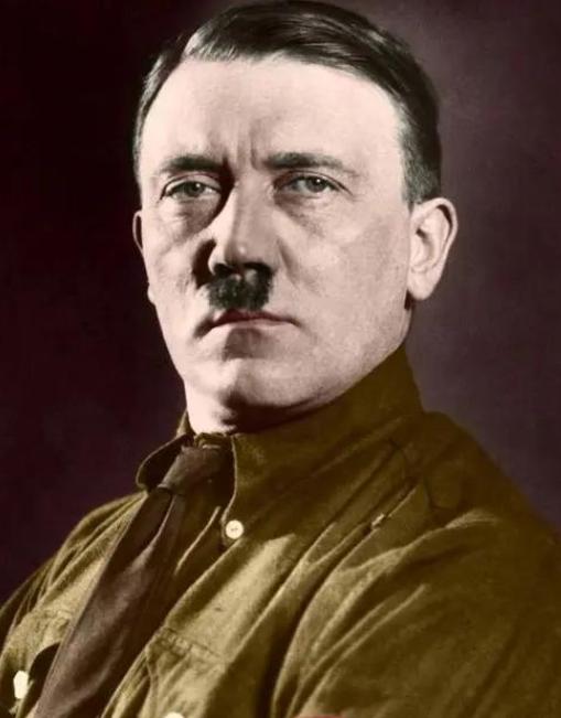 人类历史上第二个希特勒。
特朗普不仅仅是不靠谱，借着让美国再次伟大，不惜动用武力