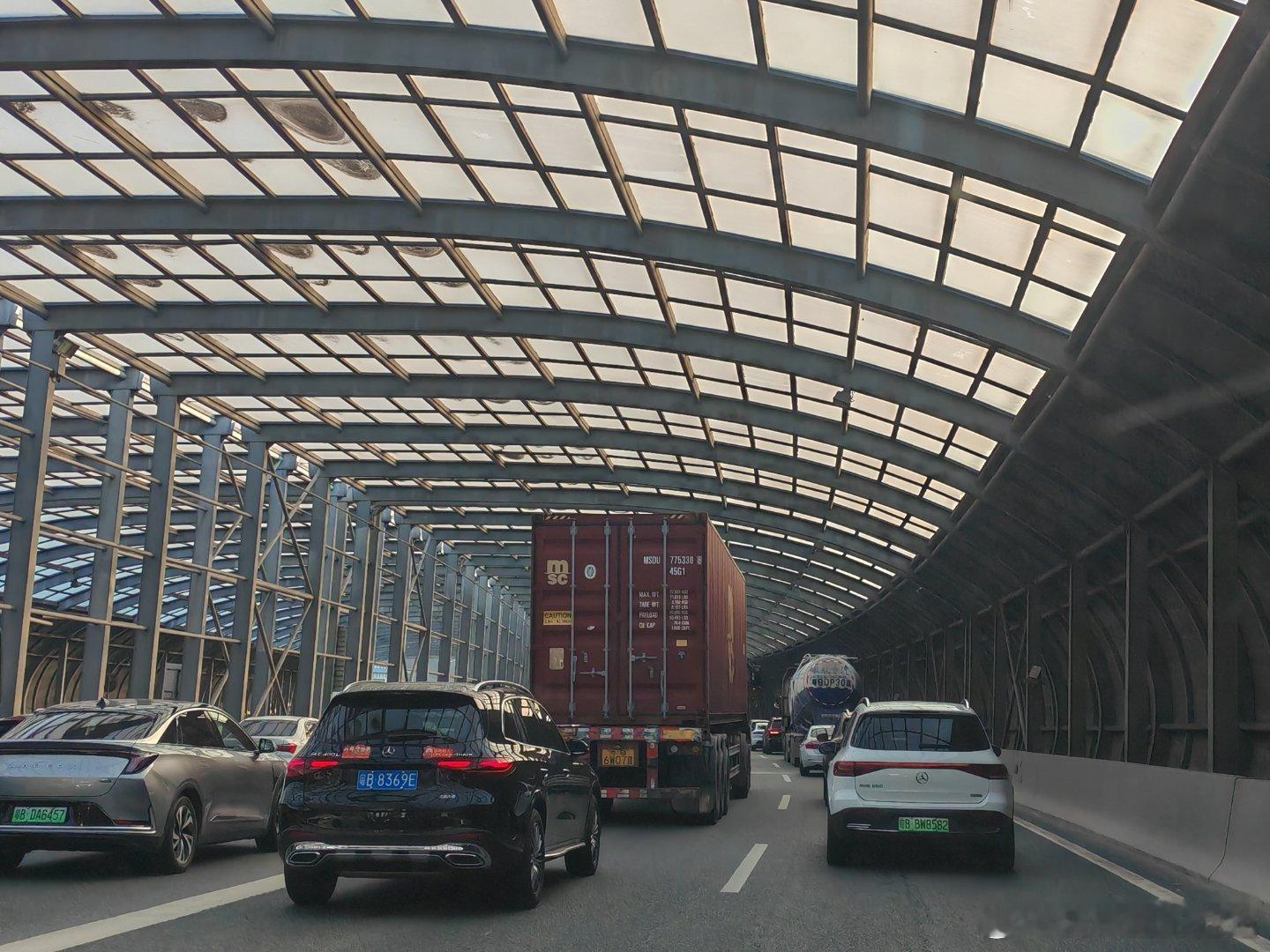 南坪往东，崩了，