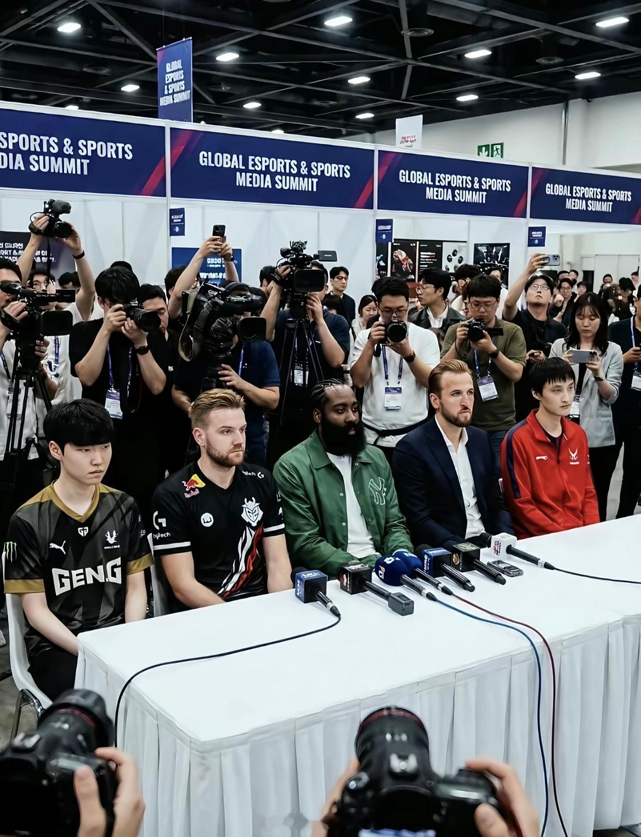 好了，现在可以把niko拿掉了，永不夺冠五人组现在就剩四个了。 
