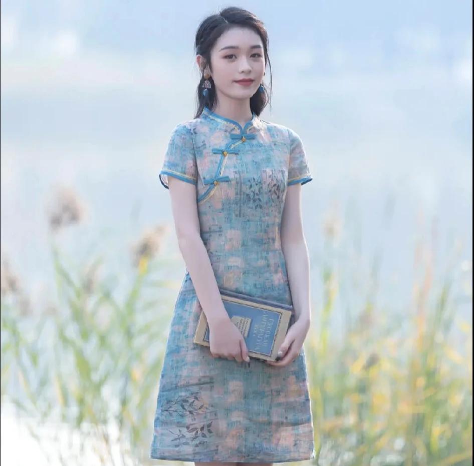 日常也可以穿的改良旗袍裙
让人一眼就喜欢上

作为一个中年老阿姨
我想，这样的改