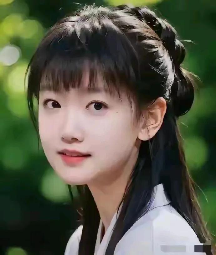 因为热爱，你一直以“假小子’的干练在拼杀，殊不知你也是长发披肩，娇羞可人！