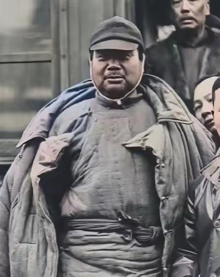 今天忽然知道一件事情，冯玉祥的部下石有三，曾在1928年的时候焚烧少林寺，烧了大