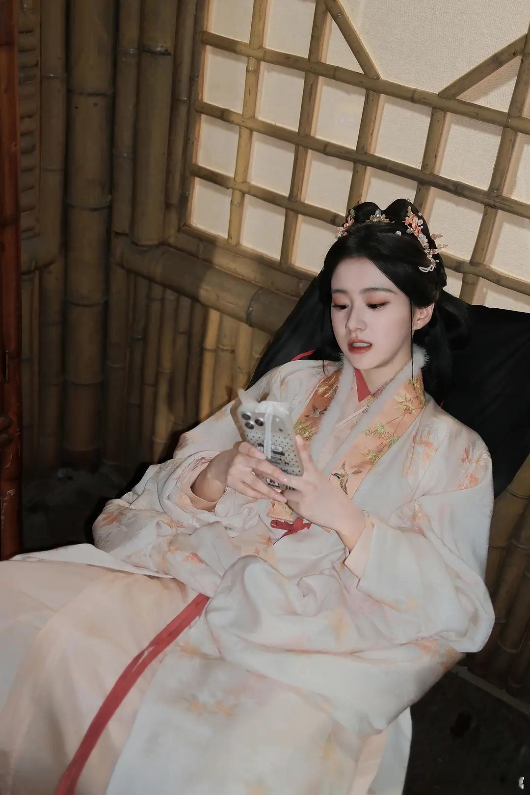 包上恩这一组怎么拍的这么诡异