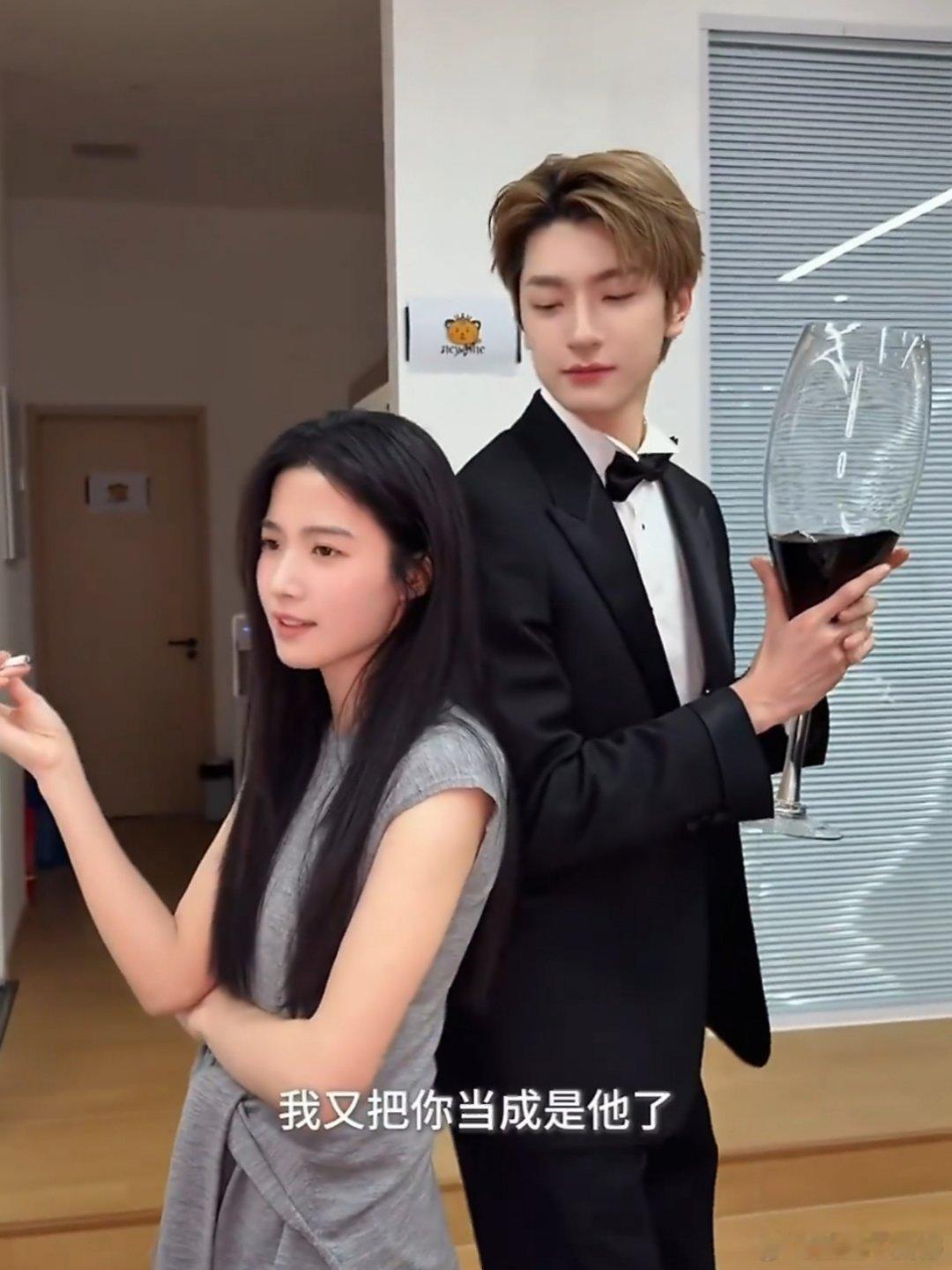 林一回头没看见卢昱晓封你俩为内娱最好笑的身高差异性恋CP想把他俩打包去演小品 