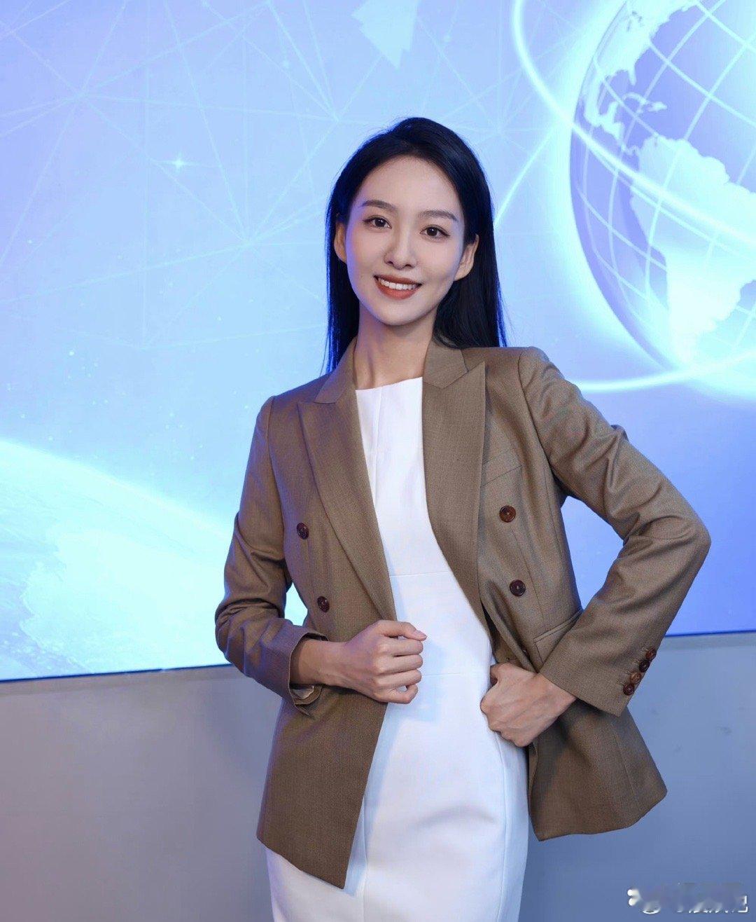刘璇，身材五官精致到无死角，气质女神 ​​​