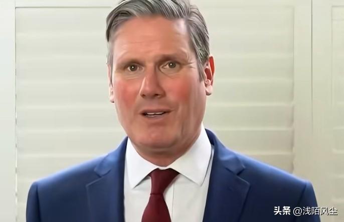 英国首相斯塔默在国防大臣希利辞职后发声，为备受质疑的曼德尔森出任驻美大使辩护。