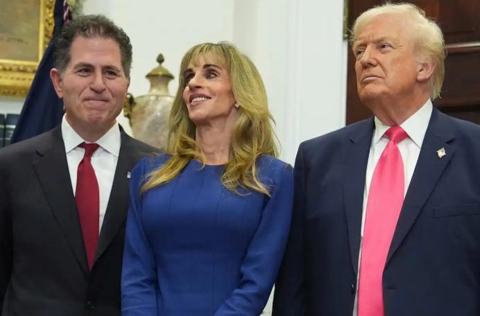 难怪那么多美国人选特朗普做总统，特朗普是真的热爱美国人民，付出的行动也是实实在在