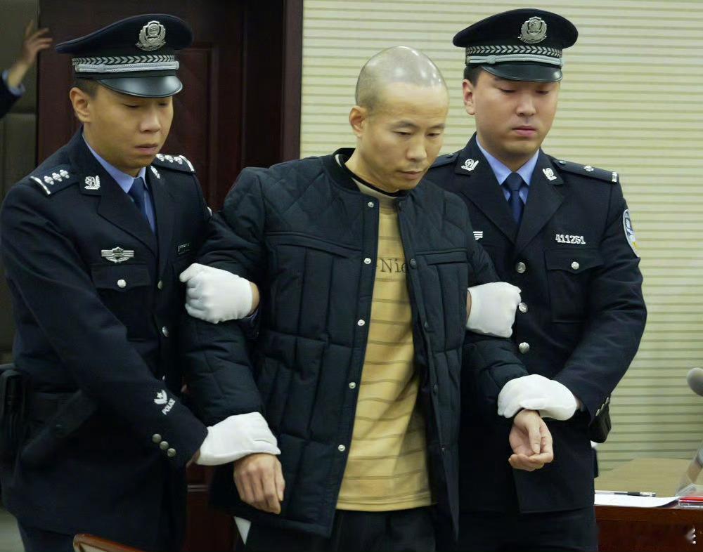 杀害河南女法官男子已被执行死刑  这个罪犯的死刑从判决到执行确实快，只用了两个多