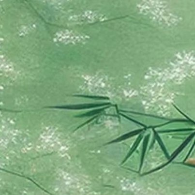 《望洞庭》【唐】刘禹锡湖光秋月两相和，潭面无风镜未磨。遥望洞庭山水翠，白银盘里一